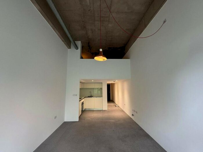 1 Bedroom Apartment To Rent In Lake Shore Drive, BS13