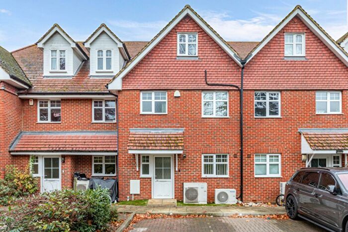 4 Bedroom Terraced House For Sale In Loxley Close, Byfleet, West Byfleet, Woking, KT14