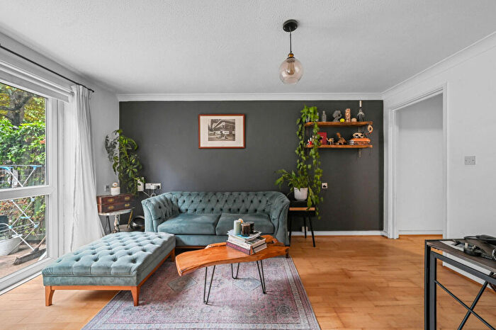 1 Bedroom Apartment For Sale In Royal Mint Place, London, E1