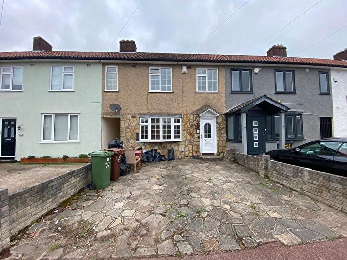 3 Bedroom Terraced House To Rent In Groveway, Dagenham, RM8