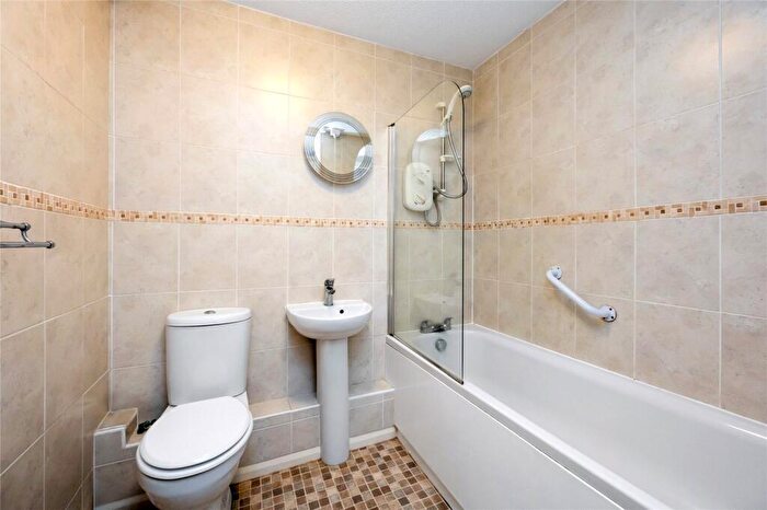 1 Bedroom Flat For Sale In Freshbrook Road, Lancing, West Sussex, BN15