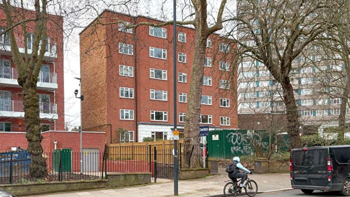 2 Bedroom Flat To Rent In West Hampstead, London, NW2