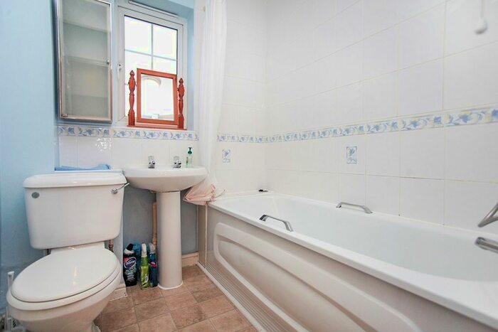 2 Bedroom Semi-Detached House To Rent In Meadowcroft Close, Coventry, CV4