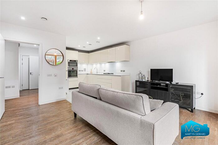 1 Bedroom Apartment To Rent In Inglis Way, London, NW7