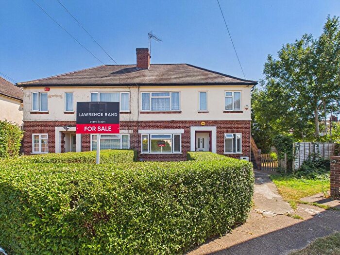 2 Bedroom Maisonette For Sale In Northdown Close, Ruislip, HA4