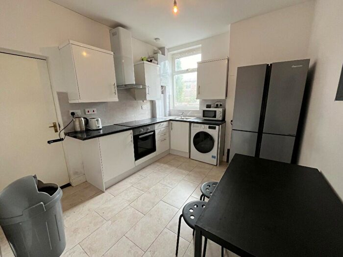 4 Bedroom Terraced House To Rent In Monica Grove, Manchester, Greater Manchester, [Mdh], M19