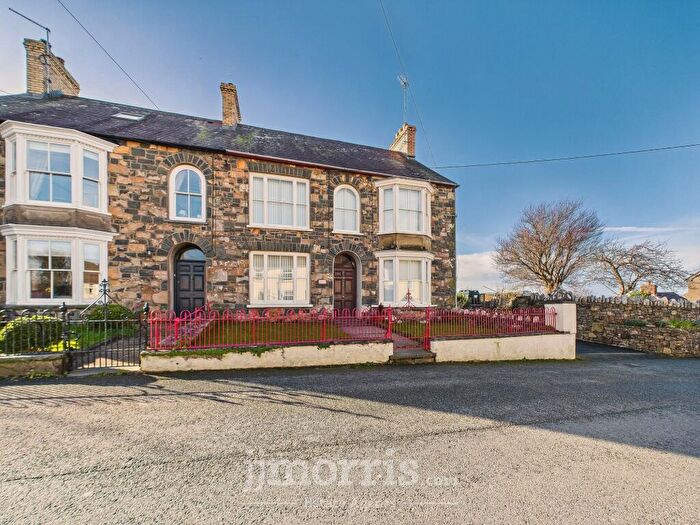 5 Bedroom Semi-Detached House For Sale In Parrog Road, Newport, SA42