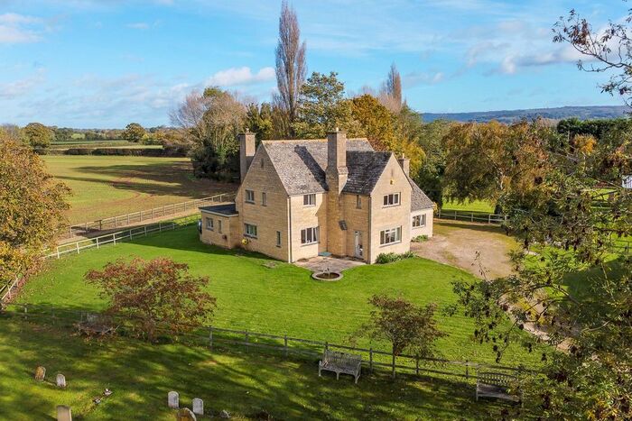 3 Bedroom Detached House For Sale In Wormington, Broadway, WR12