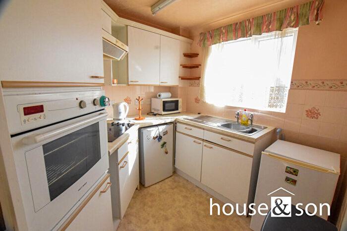 2 Bedroom Apartment For Sale In Viscount Court, Owls Road, Bournemouth, BH5