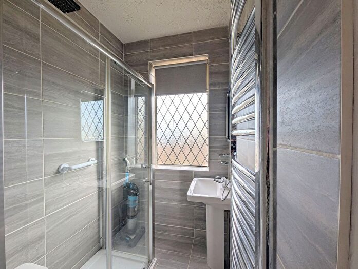 2 Bedroom Semi-detached Bungalow For Sale In Highfield Road, South Shields, NE34
