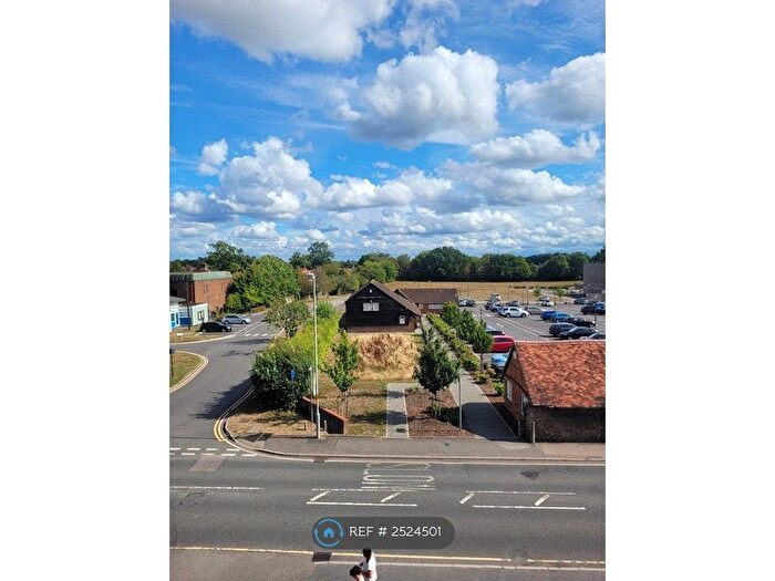 1 Bedroom Flat To Rent In Chiltern Avenue, Amersham, HP6