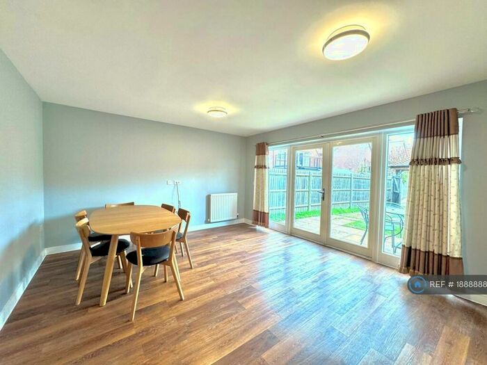 3 Bedroom Semi-Detached House To Rent In Guardhouse Way, London, NW7