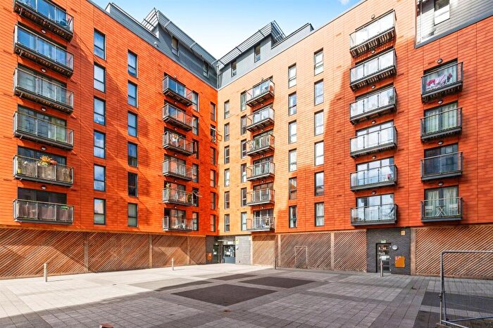 1 Bedroom Apartment For Sale In Railway Terrace, Slough, SL2