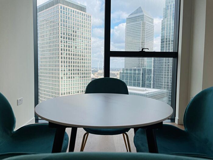 3 Bedroom Apartment To Rent In Hampton Tower, Marsh Wall, London, E14