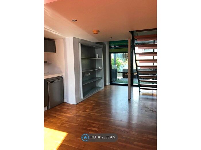 2 Bedroom Terraced House To Rent In Ash Street, Salford, M6