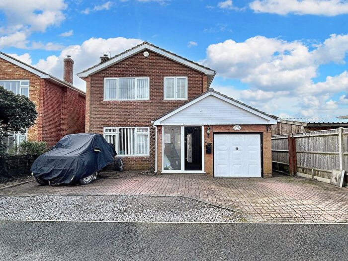 3 Bedroom Detached House For Sale In Linda Road, Fawley, SO45