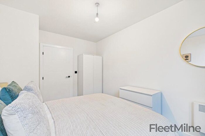 2 Bedroom Apartment To Rent In Cardigan Wharf, Glasswater Locks, Birmingham, B4