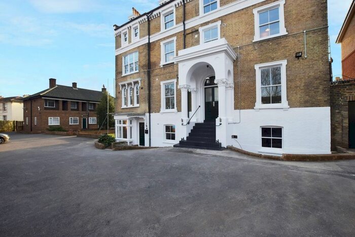 1 Bedroom Flat To Rent In Churston Close, Tulse Hill, London SW2