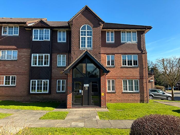 2 Bedroom Flat To Rent In Waverley Road, Enfield, EN2