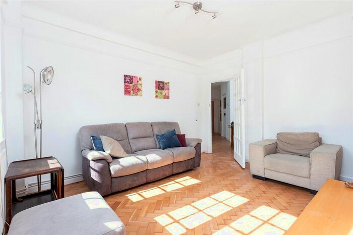 2 Bedroom Flat To Rent In Macaulay Road, London, SW4