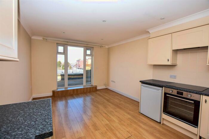 2 Bedroom Flat To Rent In Grove Road, London, SW19