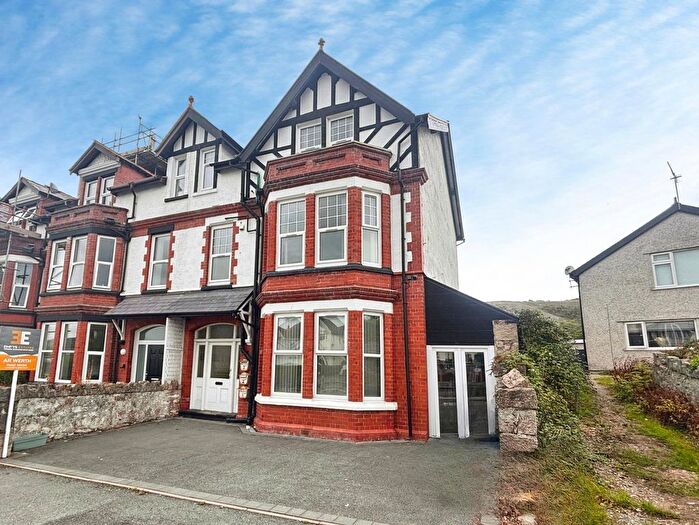 3 Bedroom Block Of Flats For Sale In Conway Road, Llandudno, LL30