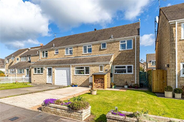 4 Bedroom Semi Detached House For Sale In Rose Way, Cirencester, GL7