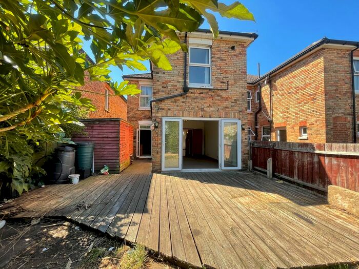 4 Bedroom Property To Rent In Shelbourne Road, Bournemouth, BH8