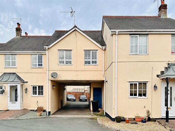 1 Bedroom Apartment For Sale In Perrys Close, Cheddar, BS27