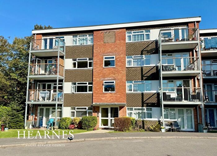 2 Bedroom Apartment For Sale In Mount Road, Poole, BH14