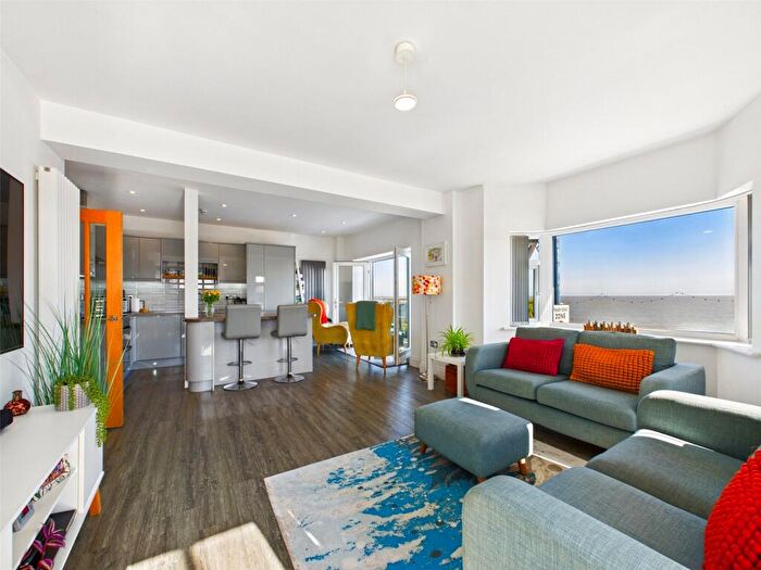 2 Bedroom Apartment For Sale In Undercliff Road West, Felixstowe, Suffolk, IP11