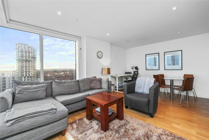 2 Bedroom Flat To Rent In Residence Tower, N4