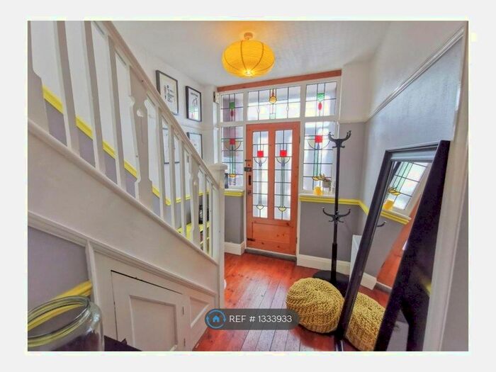 3 Bedroom Semi-Detached House To Rent In Exton Road, Nottingham, NG5