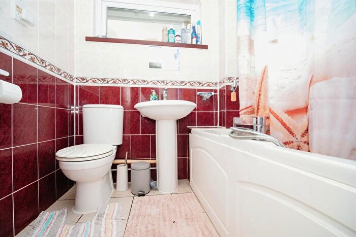 4 Bedroom Detached House For Sale In Stoborough Close, Weymouth, DT3