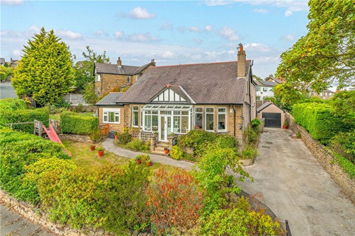 4 Bedroom Detached House For Sale In Belmont Avenue, Baildon, West Yorkshire, BD17