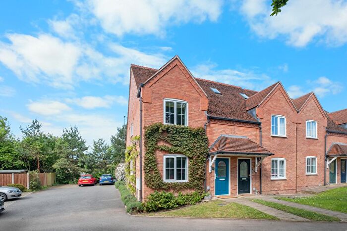 3 Bedroom Semi-Detached House For Sale In Vicarage Gardens, Bromsgrove, B60