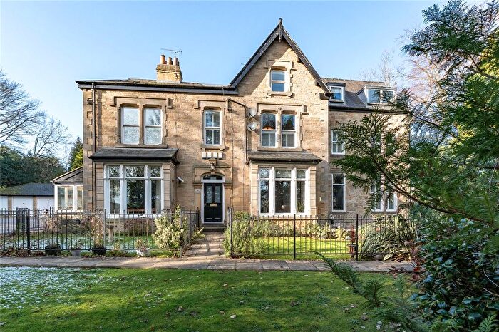 2 Bedroom Flat For Sale In Old Park Court, Old Park Road, Roundhay, Leeds, LS8