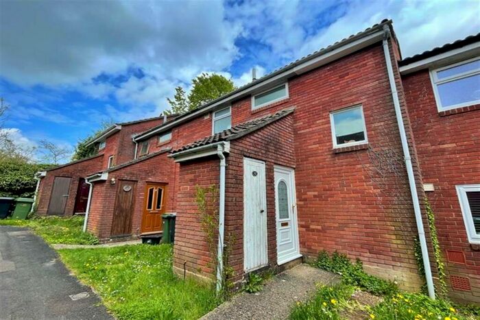 3 Bedroom Terraced House To Rent In Badger Farm, SO22