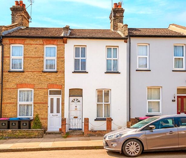 2 Bedroom Terraced House For Sale In Oakleigh Avenue, Southend-On-Sea, SS1