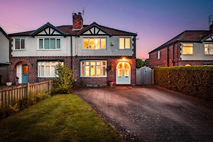 3 Bedroom Semi Detached House For Sale In Hartford Road, Davenham, Cheshire, CW9