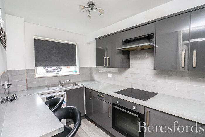 1 Bedroom Apartment For Sale In Lupin Drive, Chelmsford, CM1