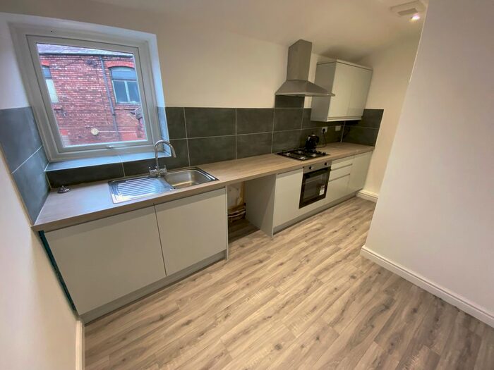 1 Bedroom Flat To Rent In College Street, St. Helens, WA10