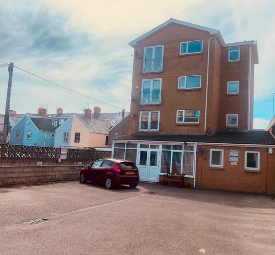 2 Bedroom Flat To Rent In Old School Road, Porthcawl, CF36