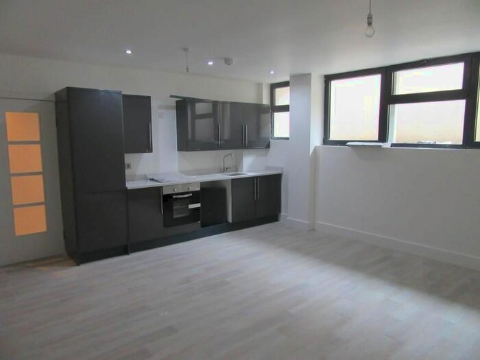 2 Bedroom Flat To Rent In Hertford Road, Enfield, EN3