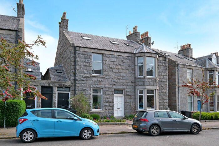 4 Bedroom Apartment For Sale In Whitehall Road, The West End, Aberdeen, AB25