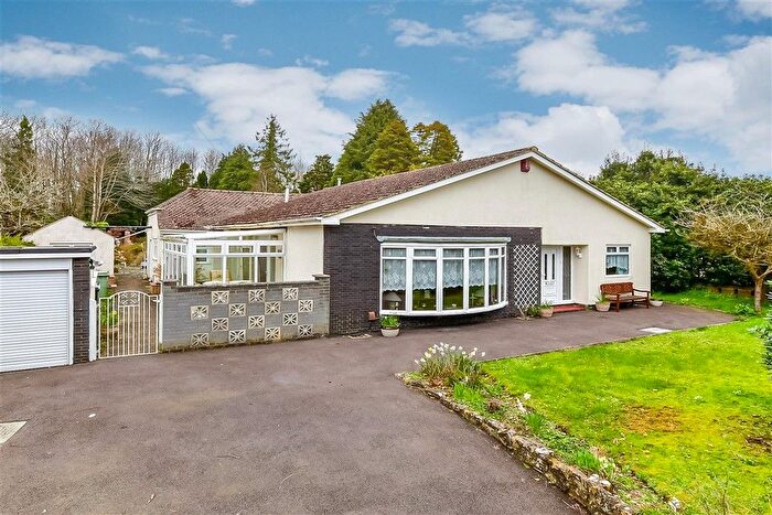 2 Bedroom Detached Bungalow For Sale In North Pole Road, Barming, Maidstone, Kent, ME16