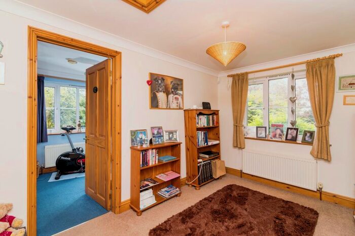 5 Bedroom Detached House For Sale In Lee Gardens, Beccles, Suffolk, NR34