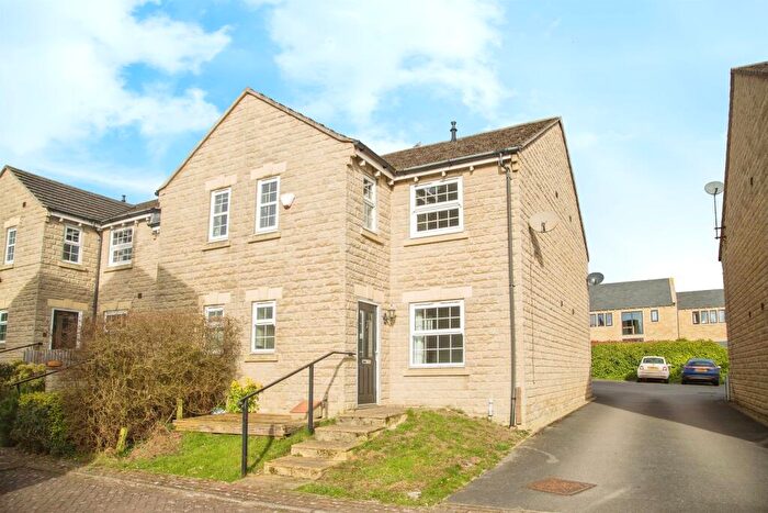 2 Bedroom End Of Terrace House For Sale In Gardeners Walk, Skelmanthorpe, Huddersfield, HD8