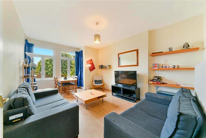 2 Bedroom Flat To Rent In West Hill, Putney, London, SW15