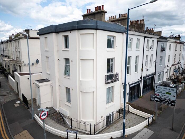 4 Bedroom End Of Terrace House For Sale In Burch Road, Northfleet, Gravesend, Kent, DA11